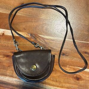 Vintage Coach Crossbody ❤️